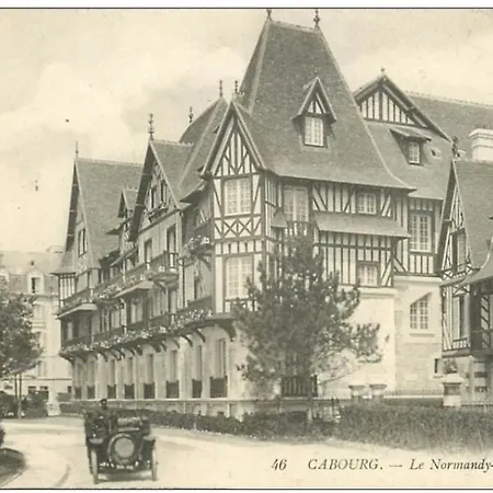 Magnifique 3 Etoiles, 2 Salles De Bain, 2 A Coucher, Plage, Hyper Centre, Entierement Renove Cabourg