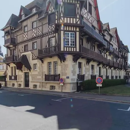 Magnifique 3 Etoiles, 2 Salles De Bain, 2 A Coucher, Plage, Hyper Centre, Entierement Renove Lägenhet