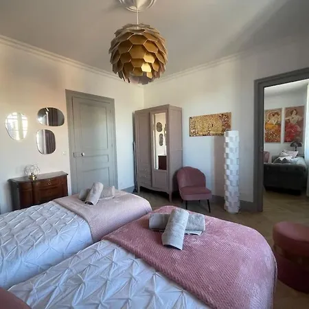 Magnifique 3 Etoiles, 2 Salles De Bain, 2 A Coucher, Plage, Hyper Centre, Entierement Renove Lägenhet *