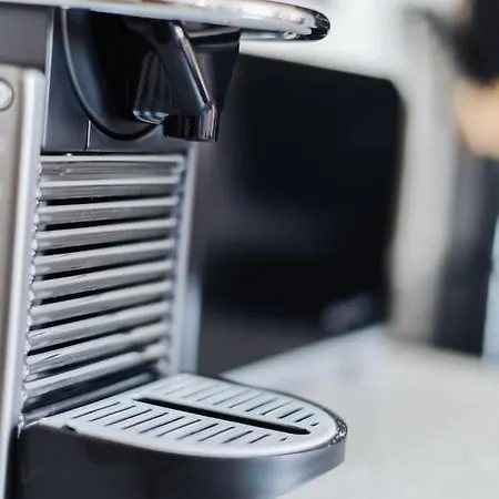 Magnifique 3 Etoiles, 2 Salles De Bain, 2 A Coucher, Plage, Hyper Centre, Entierement Renove *