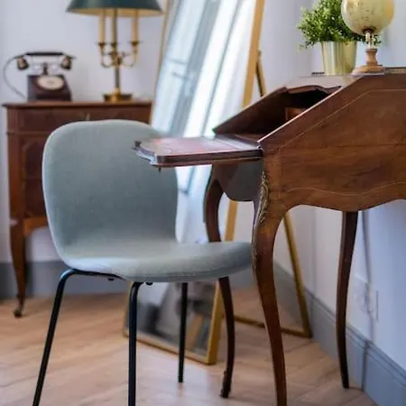 Magnifique 3 Etoiles, 2 Salles De Bain, 2 A Coucher, Plage, Hyper Centre, Entierement Renove *