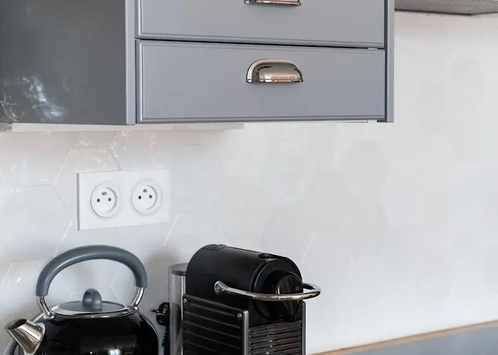 Magnifique 3 Etoiles, 2 Salles De Bain, 2 A Coucher, Plage, Hyper Centre, Entierement Renove Apartament *