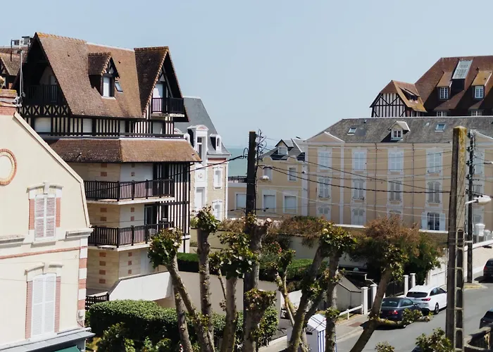 Magnifique 3 Etoiles, 2 Salles De Bain, 2 A Coucher, Plage, Hyper Centre, Entierement Renove Cabourg