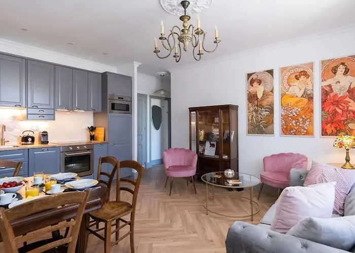 Apartament Magnifique 3 Etoiles, 2 Salles De Bain, 2 A Coucher, Plage, Hyper Centre, Entierement Renove