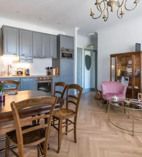 Magnifique 3 Etoiles, 2 Salles De Bain, 2 A Coucher, Plage, Hyper Centre, Entierement Renove Apartament *