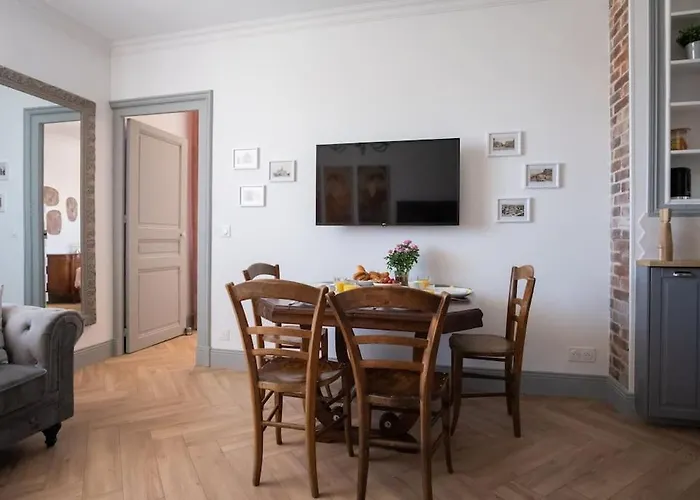 Apartament Magnifique 3 Etoiles, 2 Salles De Bain, 2 A Coucher, Plage, Hyper Centre, Entierement Renove *