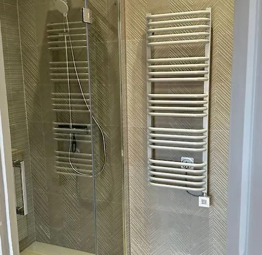 Apartament Magnifique 3 Etoiles, 2 Salles De Bain, 2 A Coucher, Plage, Hyper Centre, Entierement Renove