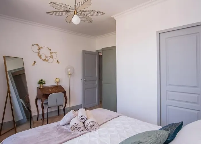 Apartament Magnifique 3 Etoiles, 2 Salles De Bain, 2 A Coucher, Plage, Hyper Centre, Entierement Renove Cabourg