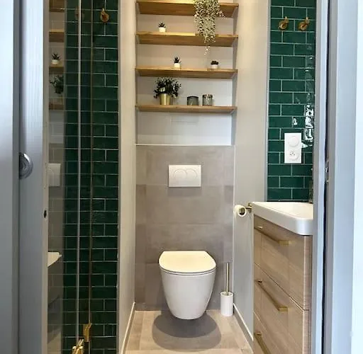 Magnifique 3 Etoiles, 2 Salles De Bain, 2 A Coucher, Plage, Hyper Centre, Entierement Renove *