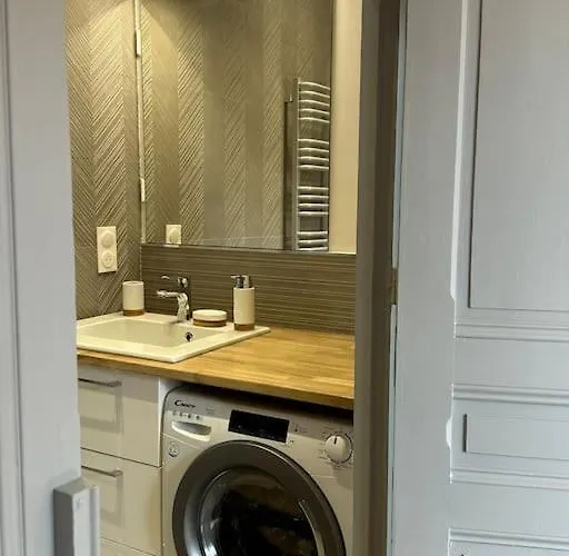 Magnifique 3 Etoiles, 2 Salles De Bain, 2 A Coucher, Plage, Hyper Centre, Entierement Renove