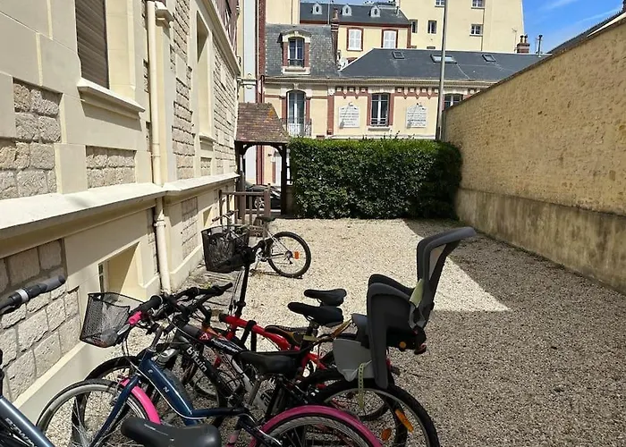 Magnifique 3 Etoiles, 2 Salles De Bain, 2 A Coucher, Plage, Hyper Centre, Entierement Renove Apartament Cabourg