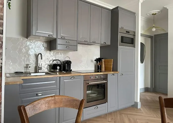 Magnifique 3 Etoiles, 2 Salles De Bain, 2 A Coucher, Plage, Hyper Centre, Entierement Renove