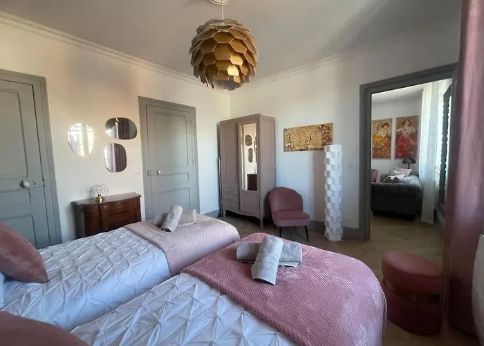 Magnifique 3 Etoiles, 2 Salles De Bain, 2 A Coucher, Plage, Hyper Centre, Entierement Renove Apartament *