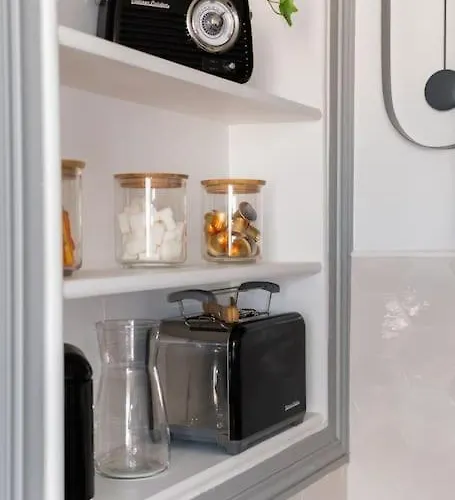 Magnifique 3 Etoiles, 2 Salles De Bain, 2 A Coucher, Plage, Hyper Centre, Entierement Renove Apartament