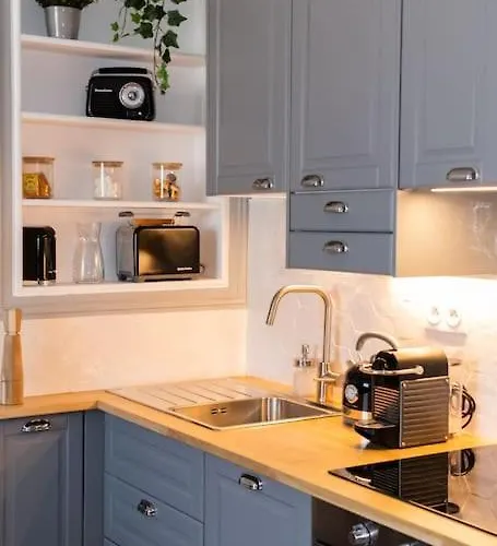 Magnifique 3 Etoiles, 2 Salles De Bain, 2 A Coucher, Plage, Hyper Centre, Entierement Renove Apartament