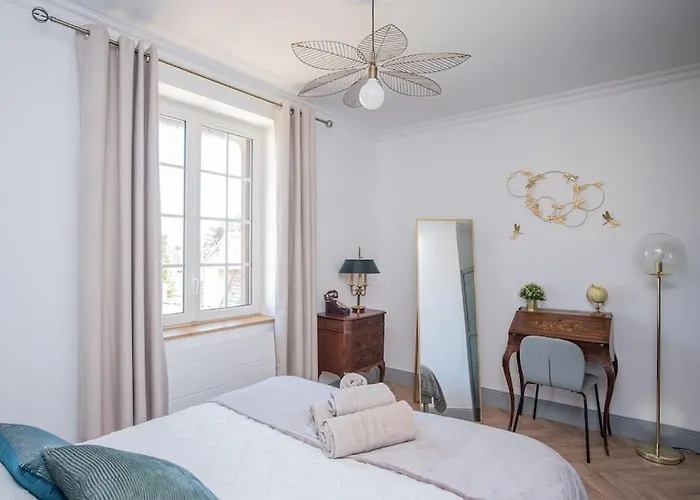 Apartament Magnifique 3 Etoiles, 2 Salles De Bain, 2 A Coucher, Plage, Hyper Centre, Entierement Renove