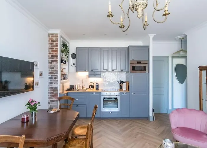 Magnifique 3 Etoiles, 2 Salles De Bain, 2 A Coucher, Plage, Hyper Centre, Entierement Renove Apartament *