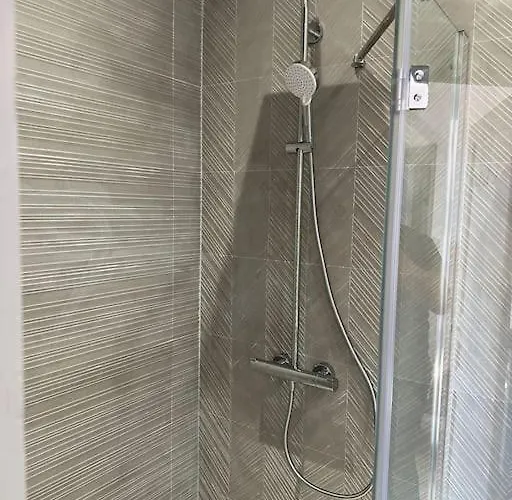 Magnifique 3 Etoiles, 2 Salles De Bain, 2 A Coucher, Plage, Hyper Centre, Entierement Renove