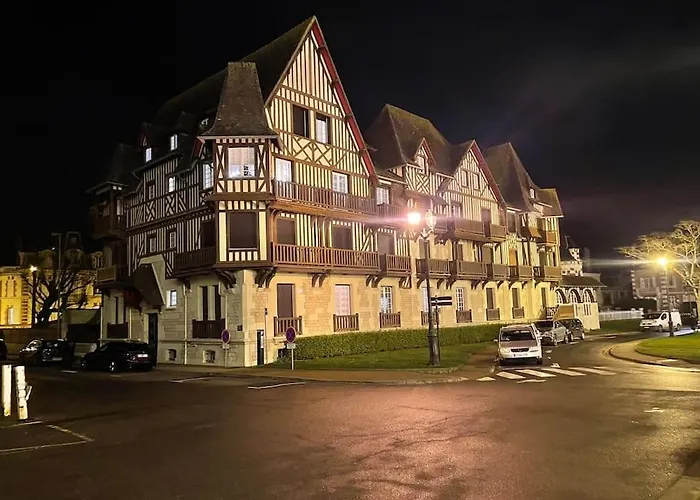 Magnifique 3 Etoiles, 2 Salles De Bain, 2 A Coucher, Plage, Hyper Centre, Entierement Renove Apartament *