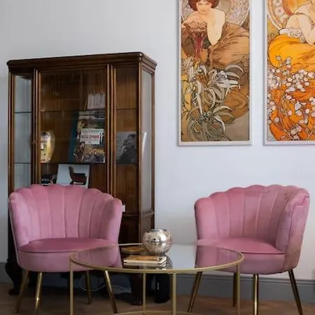 Magnifique 3 Etoiles, 2 Salles De Bain, 2 A Coucher, Plage, Hyper Centre, Entierement Renove *