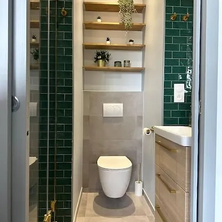 Magnifique 3 Etoiles, 2 Salles De Bain, 2 A Coucher, Plage, Hyper Centre, Entierement Renove *