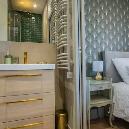 Magnifique 3 Etoiles, 2 Salles De Bain, 2 A Coucher, Plage, Hyper Centre, Entierement Renove * 꺄부흐