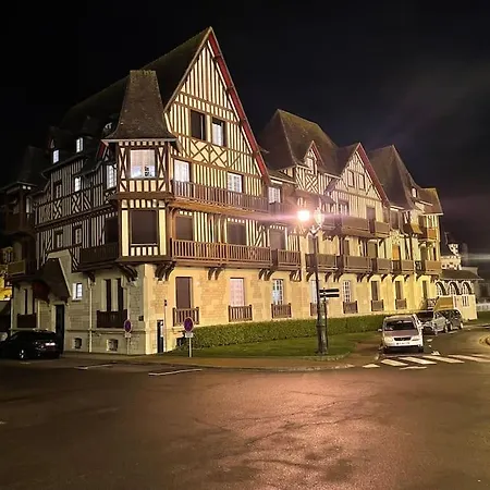 Magnifique 3 Etoiles, 2 Salles De Bain, 2 A Coucher, Plage, Hyper Centre, Entierement Renove 아파트 *