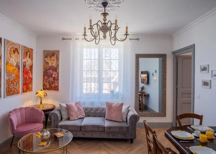 Magnifique 3 Etoiles, 2 Salles De Bain, 2 A Coucher, Plage, Hyper Centre, Entierement Renove Apartmán *