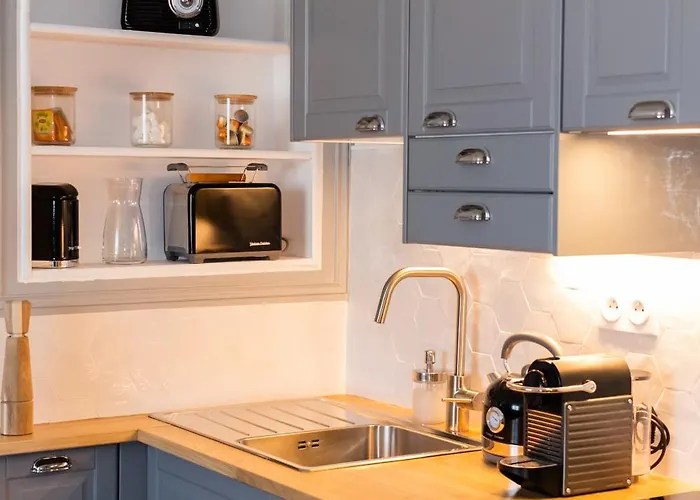 Magnifique 3 Etoiles, 2 Salles De Bain, 2 A Coucher, Plage, Hyper Centre, Entierement Renove