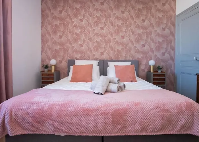 Magnifique 3 Etoiles, 2 Salles De Bain, 2 A Coucher, Plage, Hyper Centre, Entierement Renove Apartmán *