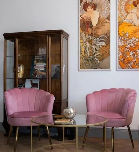 Magnifique 3 Etoiles, 2 Salles De Bain, 2 A Coucher, Plage, Hyper Centre, Entierement Renove *