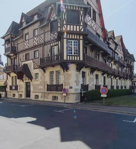 Magnifique 3 Etoiles, 2 Salles De Bain, 2 A Coucher, Plage, Hyper Centre, Entierement Renove Apartmán